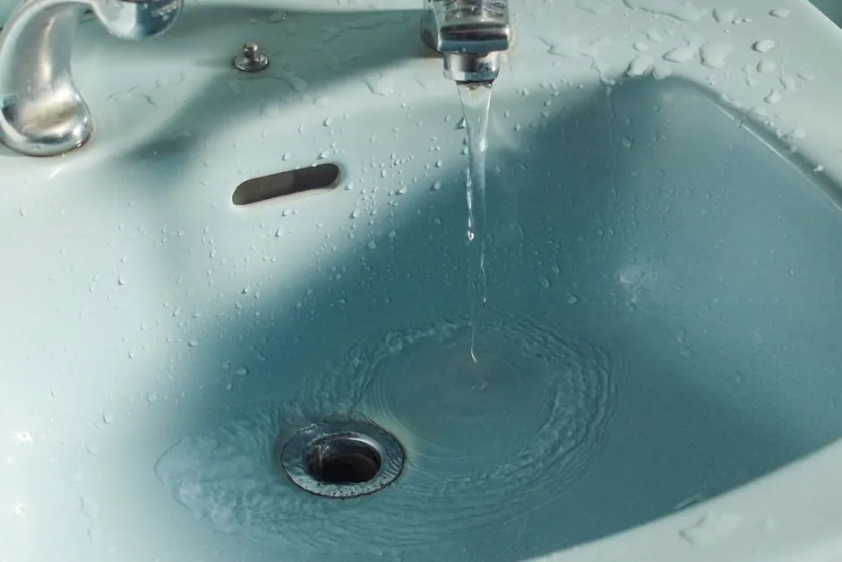 Emergency drain cleaning: signs you need it in Miami